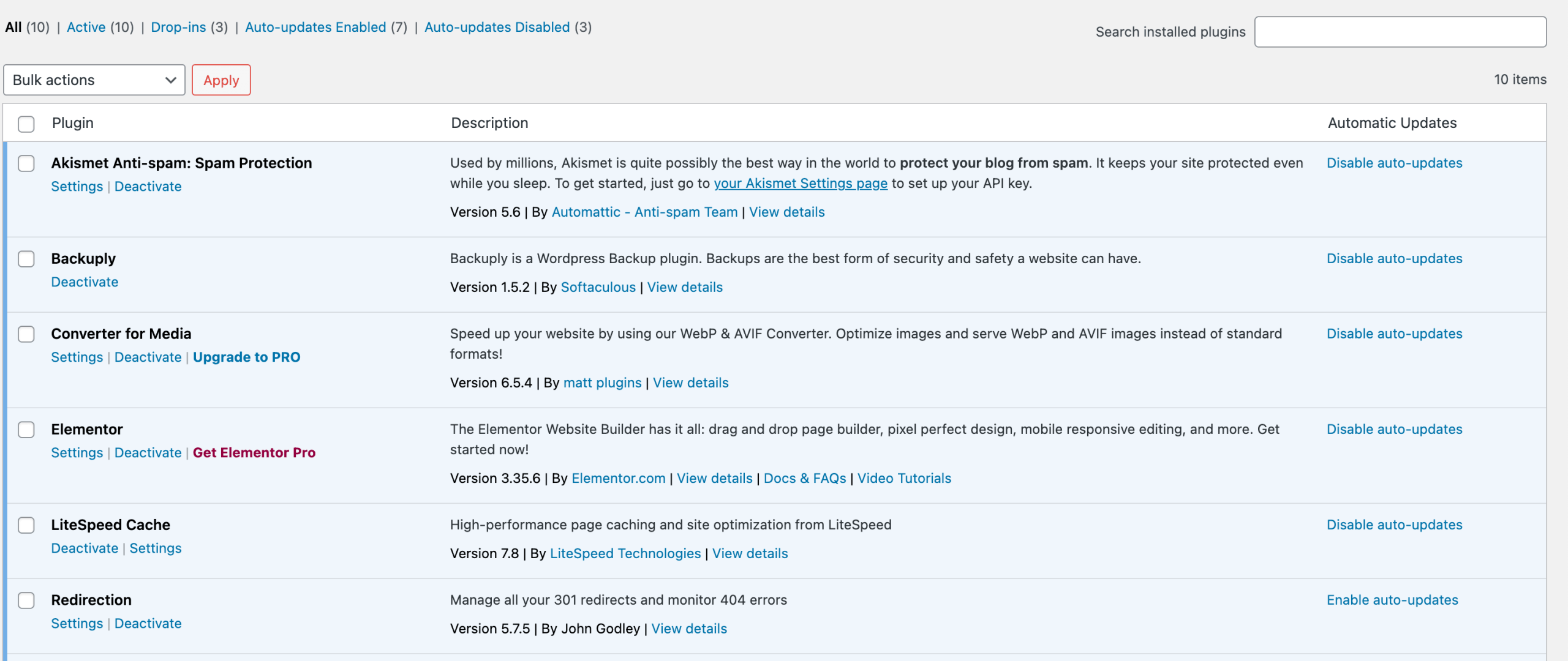 WordPress dashboard showing installed plugins for beginners